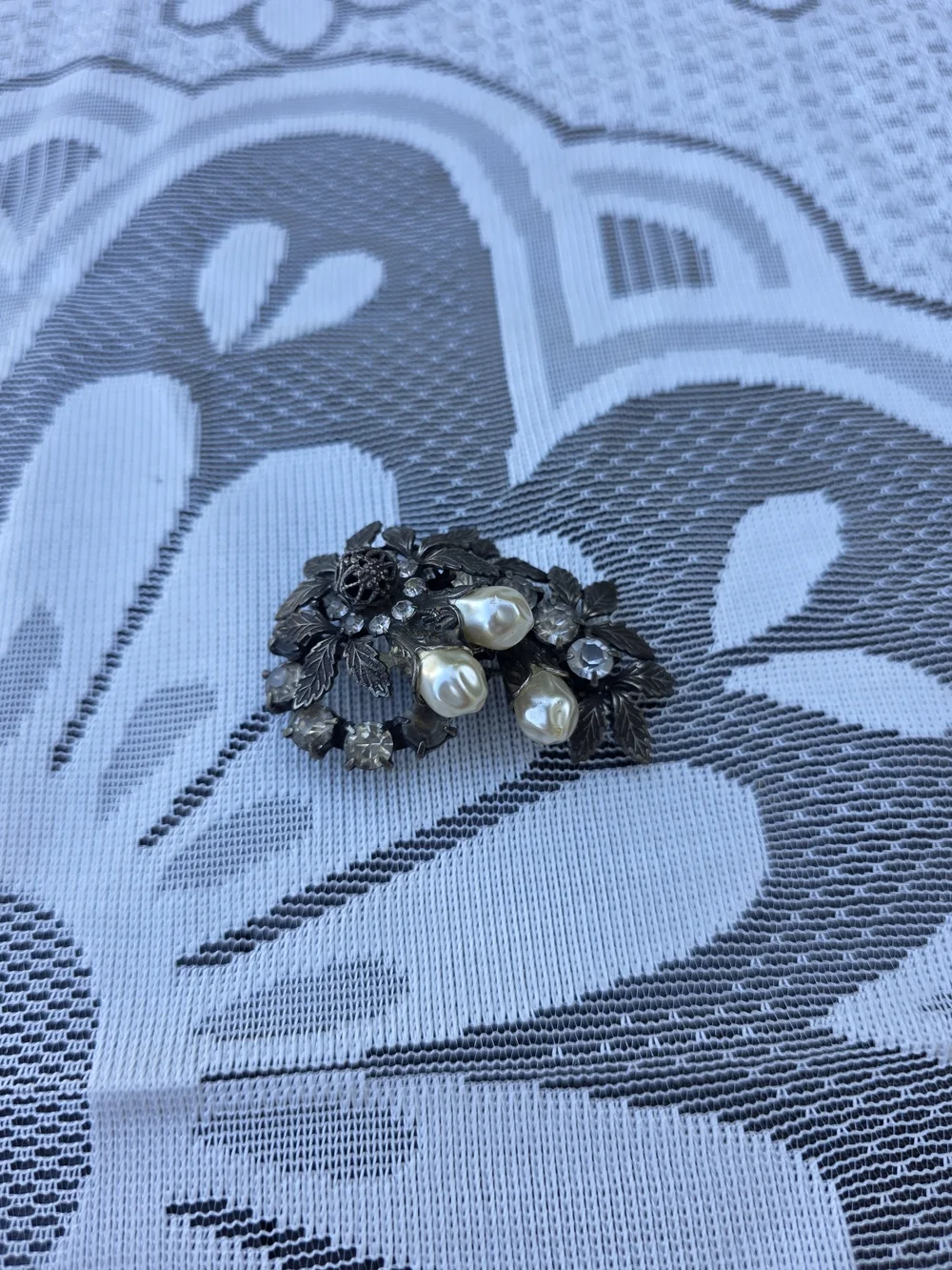 Vintage Pearl and Crystal Floral Brooch - Cream Pearls, Silver-Tone